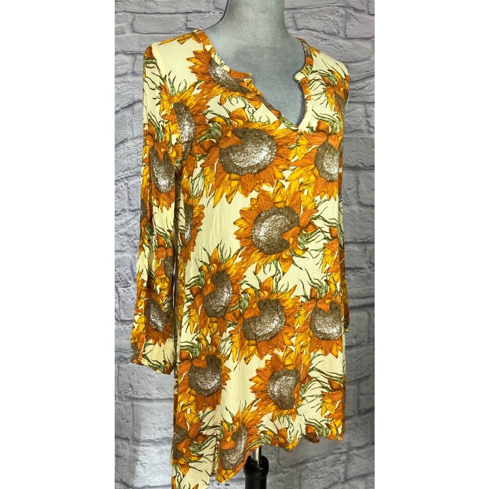 Adorable Umgee Sunflower Print Tunic Blouse
